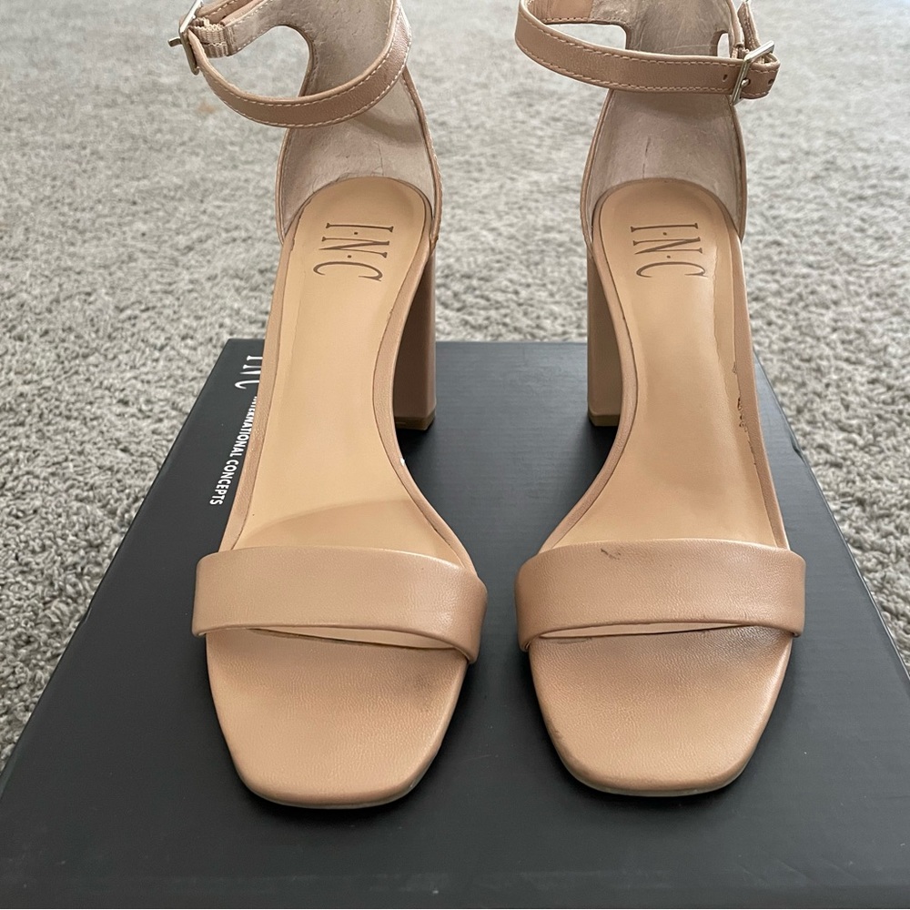 Dark nude heel